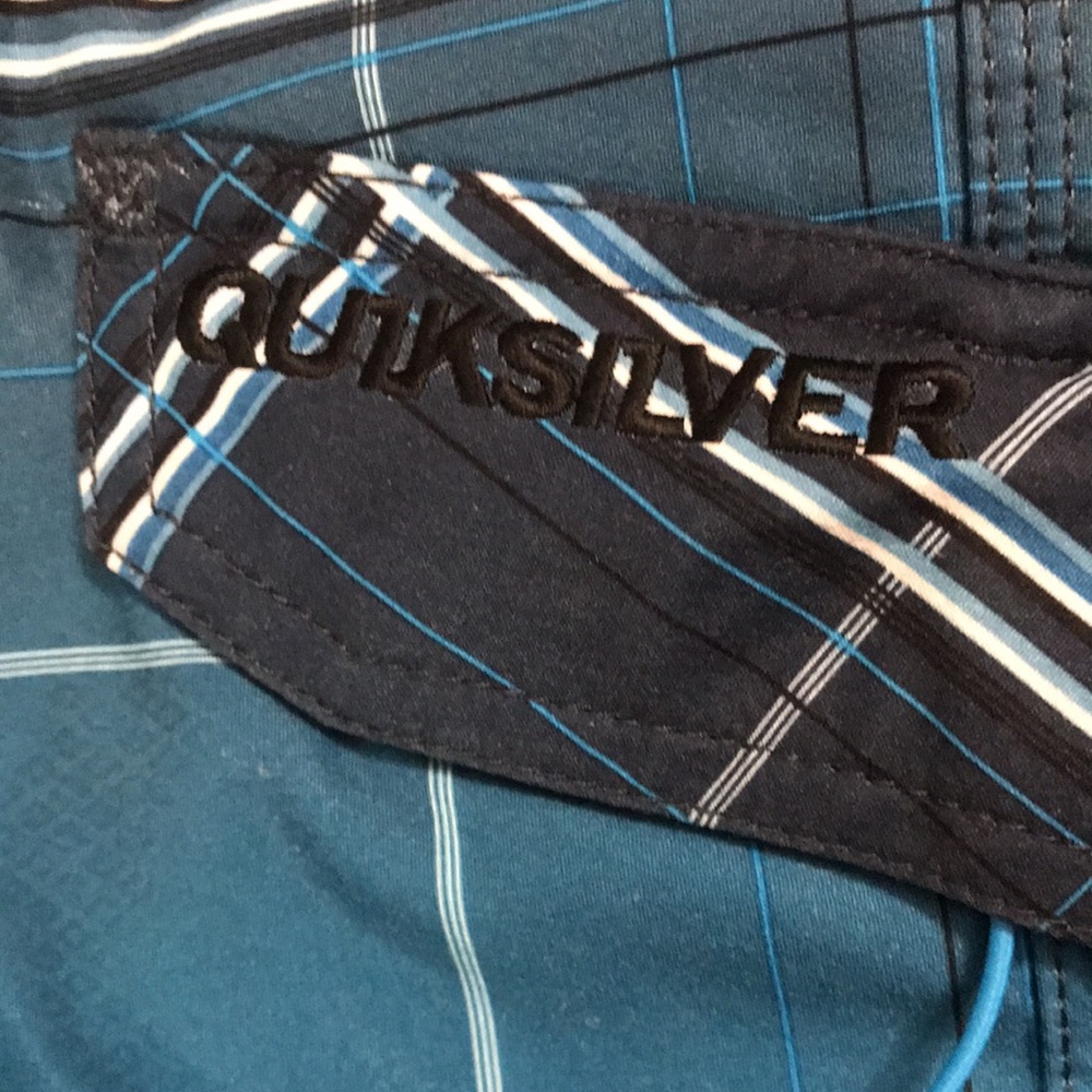 Quicksilver blue plaid surfer shorts swim trunks size 34 excellent condition - Picture 2 of 8